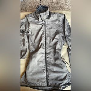 Nike Women’s windbreaker